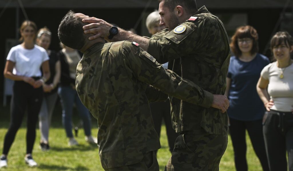 Новини світу - "Викличуть і чоловіків, і жінок": в Польщі пройдуть масштабні медкомісії