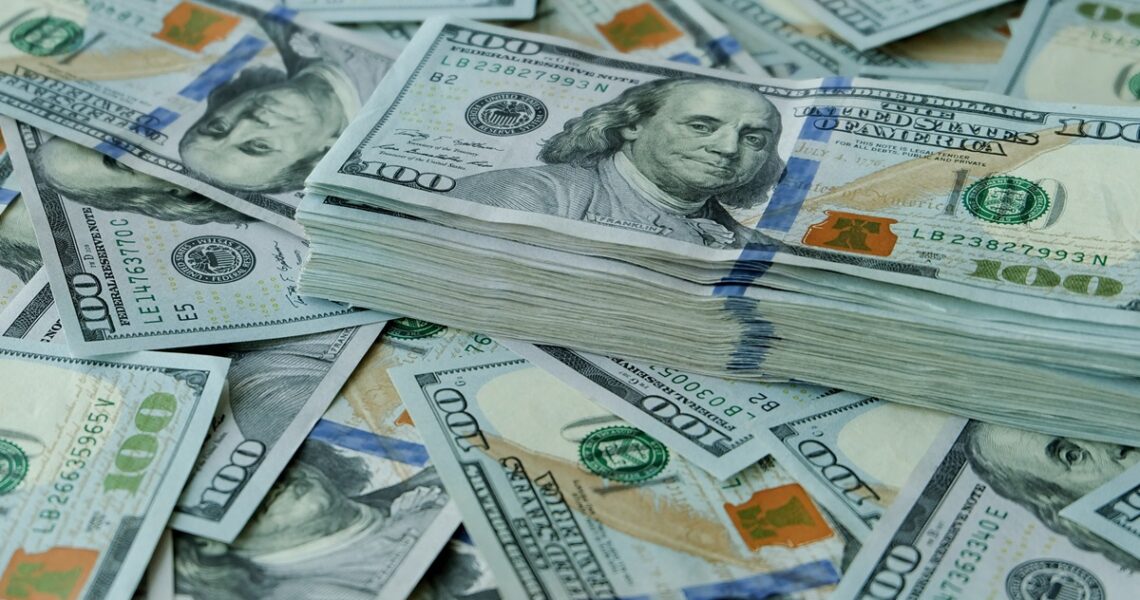 Новини бізнесу - Євро витісняє долар зі світових резервів - МВФ
