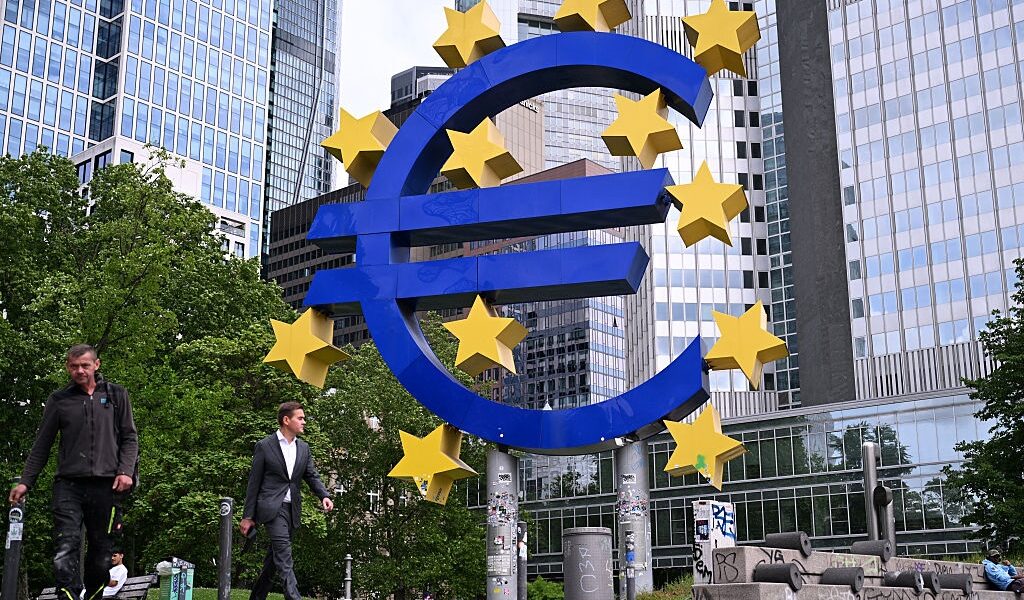 Новини бізнесу - Європарламент проголосував за вступ Болгарії до єврозони