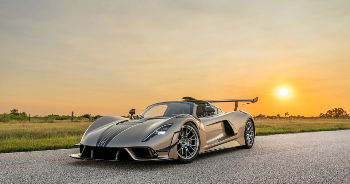 Авто новини - Американська Hennessey представила гіперкар Venom F5 Revolution LF