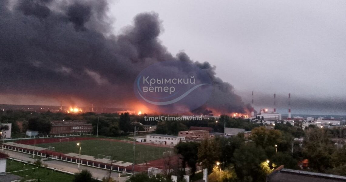Новини світу - Бензин в РФ буде дефіцитом. Масштабні удари по НПЗ