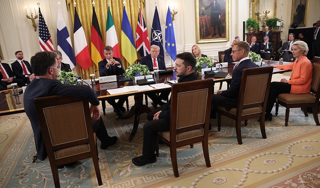 Новини світу - Донбас, як Флорида. ЗМІ про переговори у Трампа