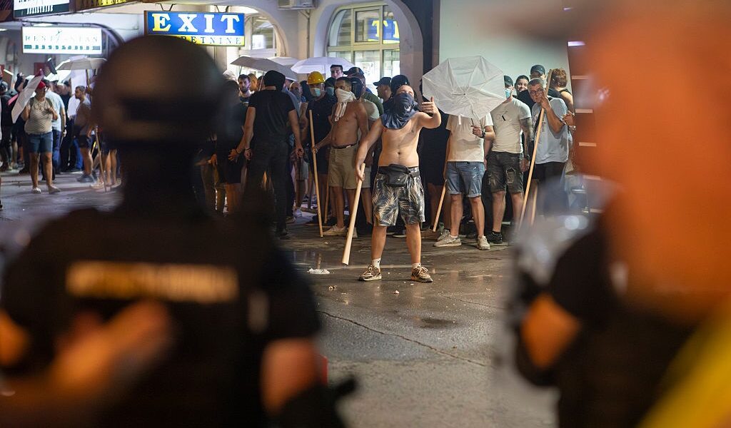 Новини світу - Ескалація в Сербії: мітинги стають вуличними боями