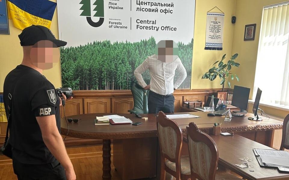 Новини України - На Черкащині лісничих змушували платити "данину"