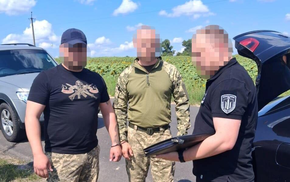 Новини України - На Чернігівщині військовий за хабар намагався вивести курсанта з частини