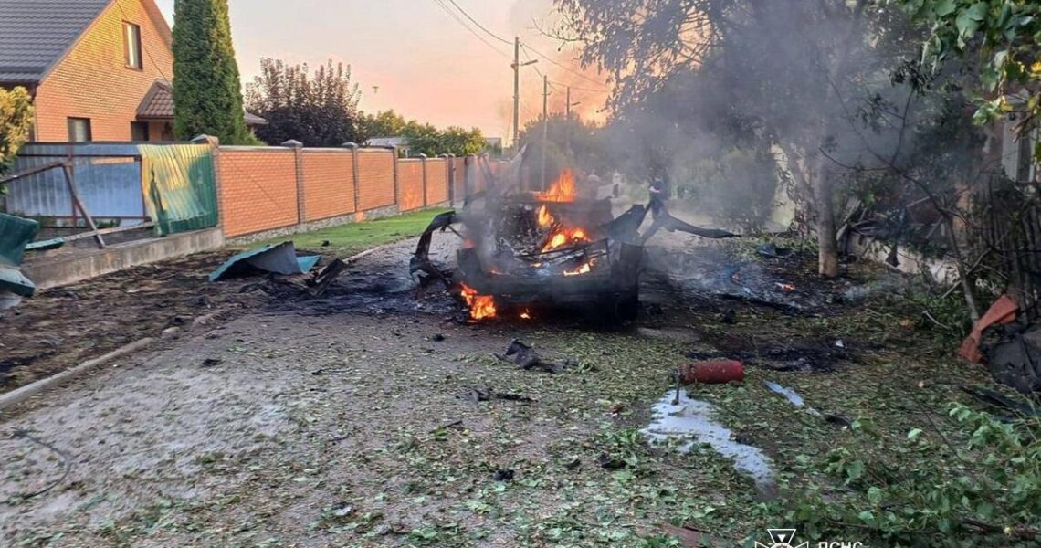 Новини України - Обстріл Нікополя: росіяни атакували авто ДСНС