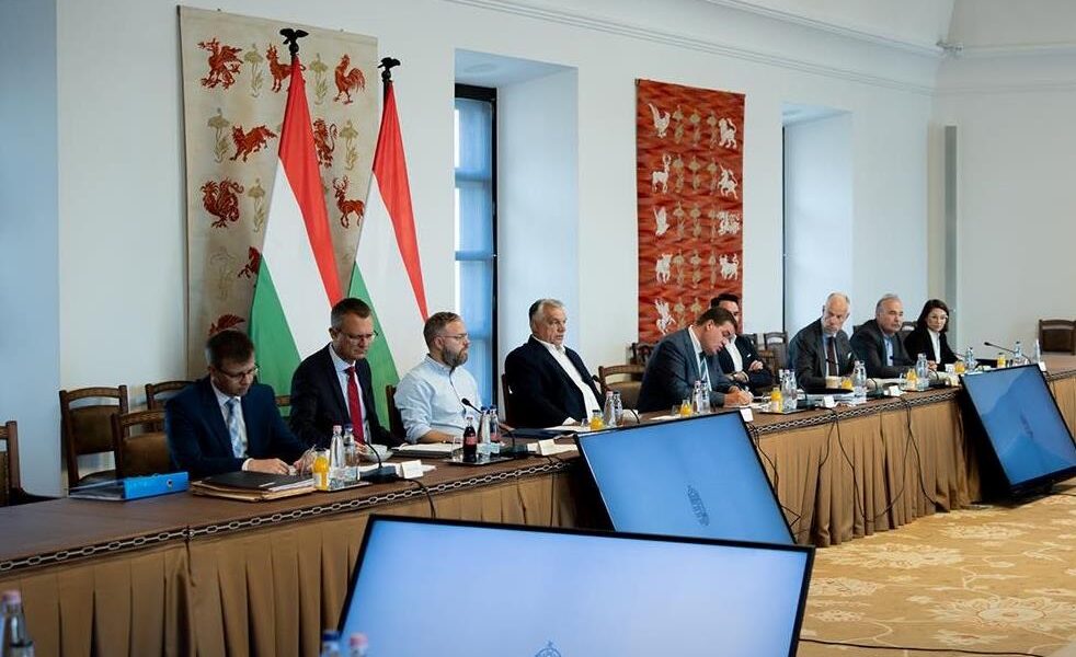 Новини України - Орбан відреагував на удар Росії по Мукачеву