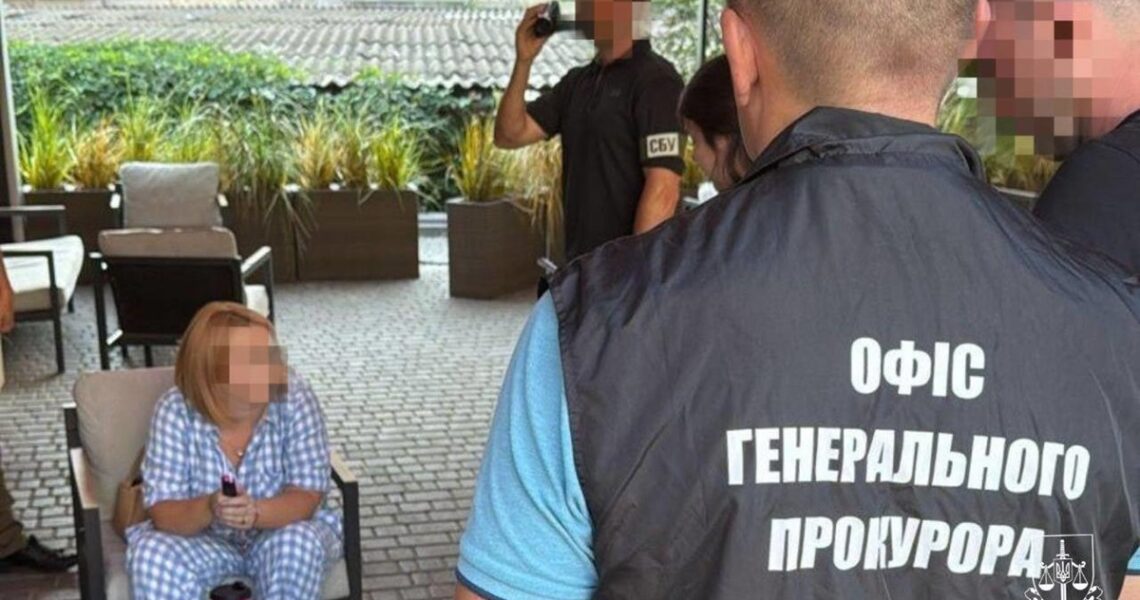 Новини України - Посадовицю Одеської митниці спіймали на хабарі