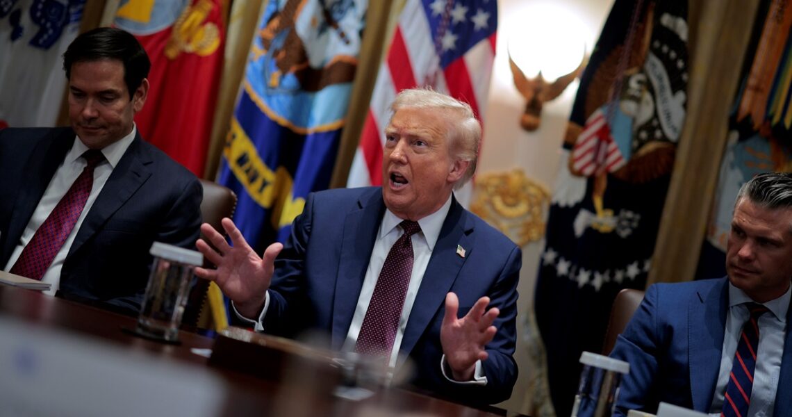 Новини світу - Трамп назвав "нісенітницями" заяви РФ щодо "нелегітимності" Зеленського