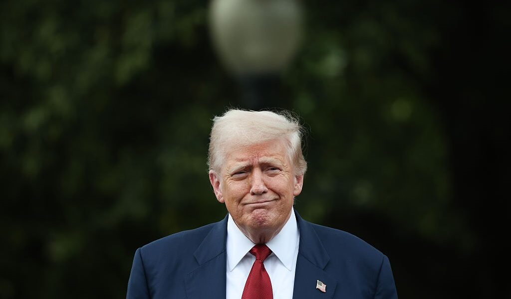 Новини світу - Трамп переніс портрети Обами та Буша у закриту частину Білого дому - ЗМІ