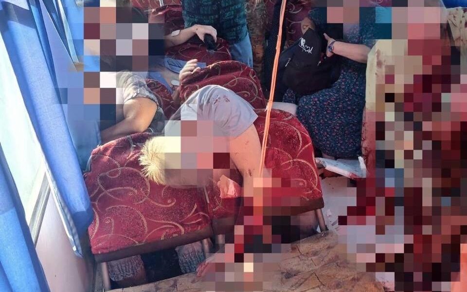 Новини України - У Херсоні дрон РФ атакував автобус, багато жертв