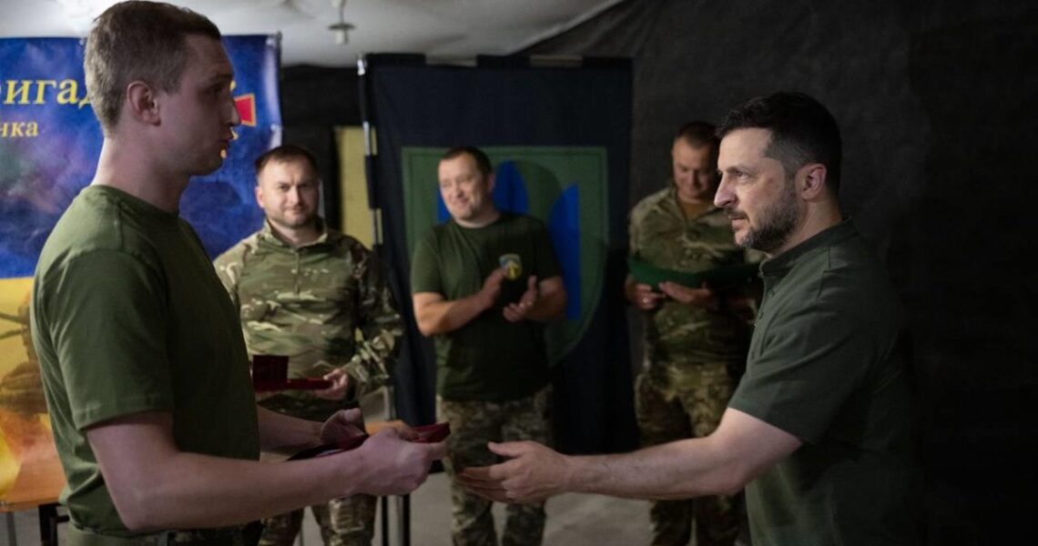 Новини України - Зеленський відвідав оборонців Вовчанська