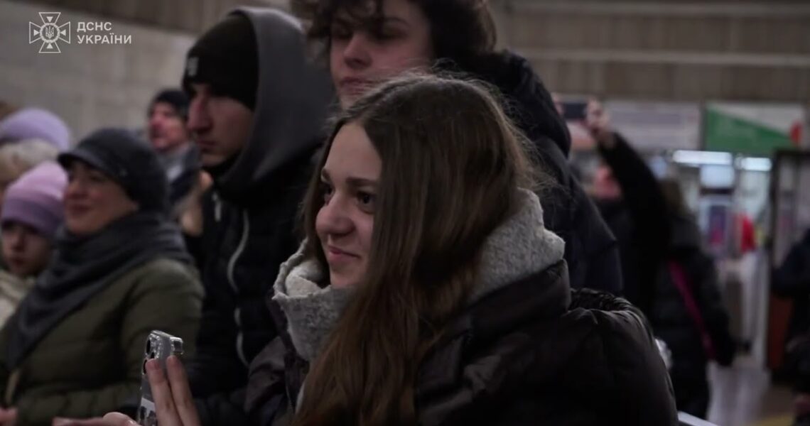 Музика, що єднає: Оркестр ДСНС привітав киян із прийдешнім Різдвом 🎄