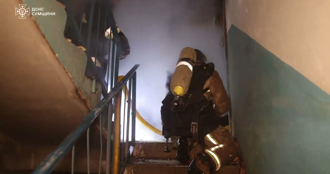 росіяни вдарили по будинку в Охтирці на Сумщині