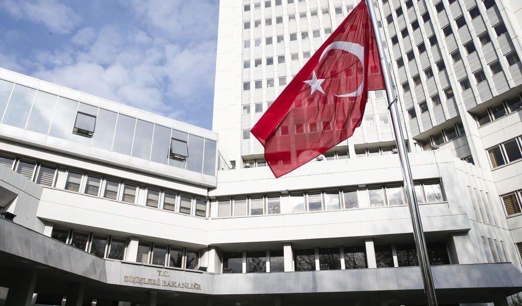 Новини світу - Атаки на танкери: МЗС Туреччини викликало дипломатів України та РФ