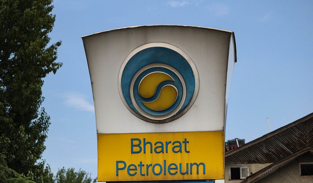 Новини бізнесу - Більшість великих НПЗ Індії почали скуповувати нафту - ЗМІ