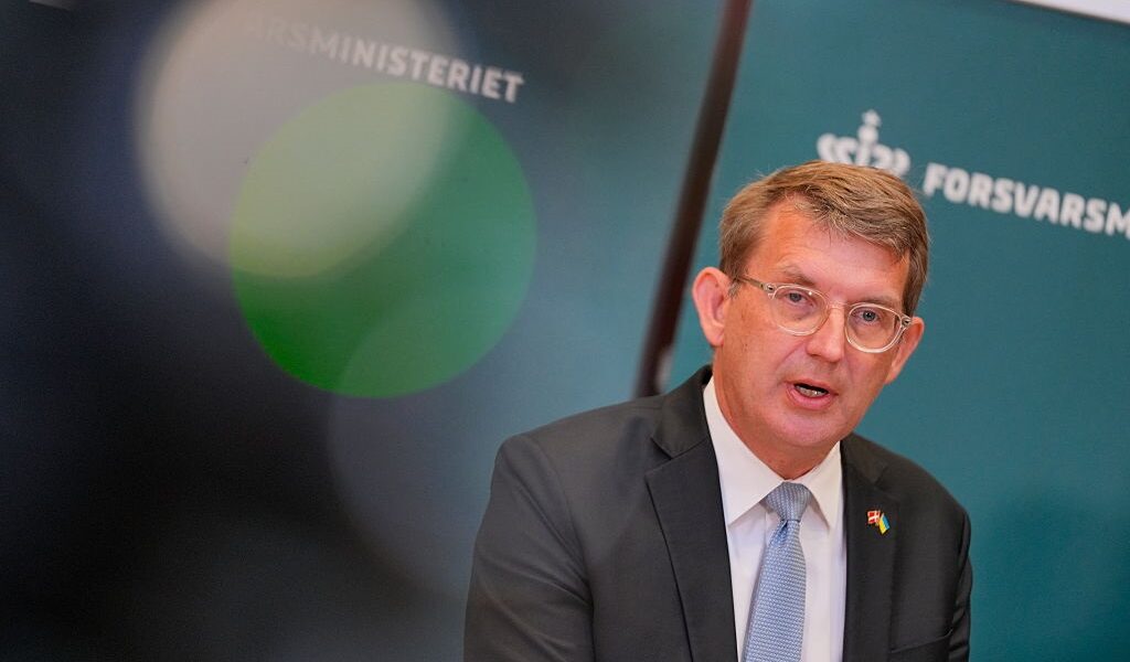 Новини світу - Данія майже вдвічі скоротить допомогу Україні