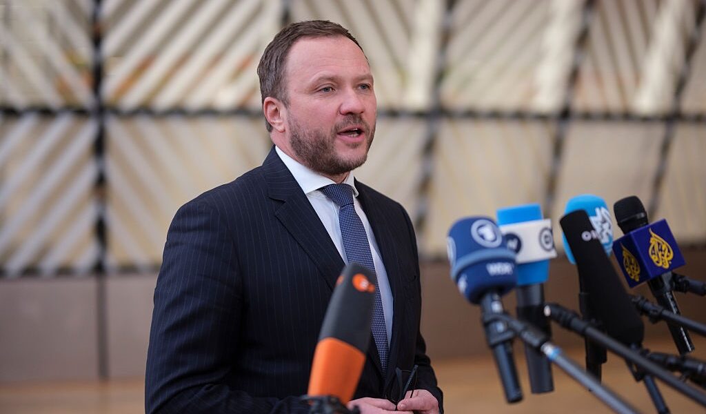 Новини світу - Естонія пообіцяла вбивати "зелених чоловічків" з РФ