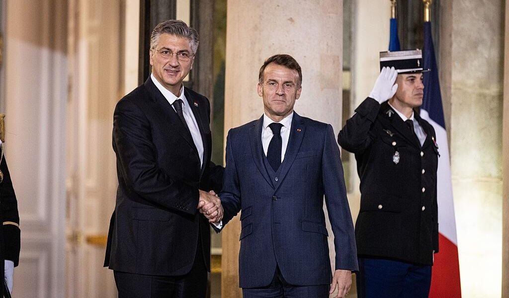 Новини світу - Хорватія купить у Франції гармати Caesar і модернізує літаки Rafale