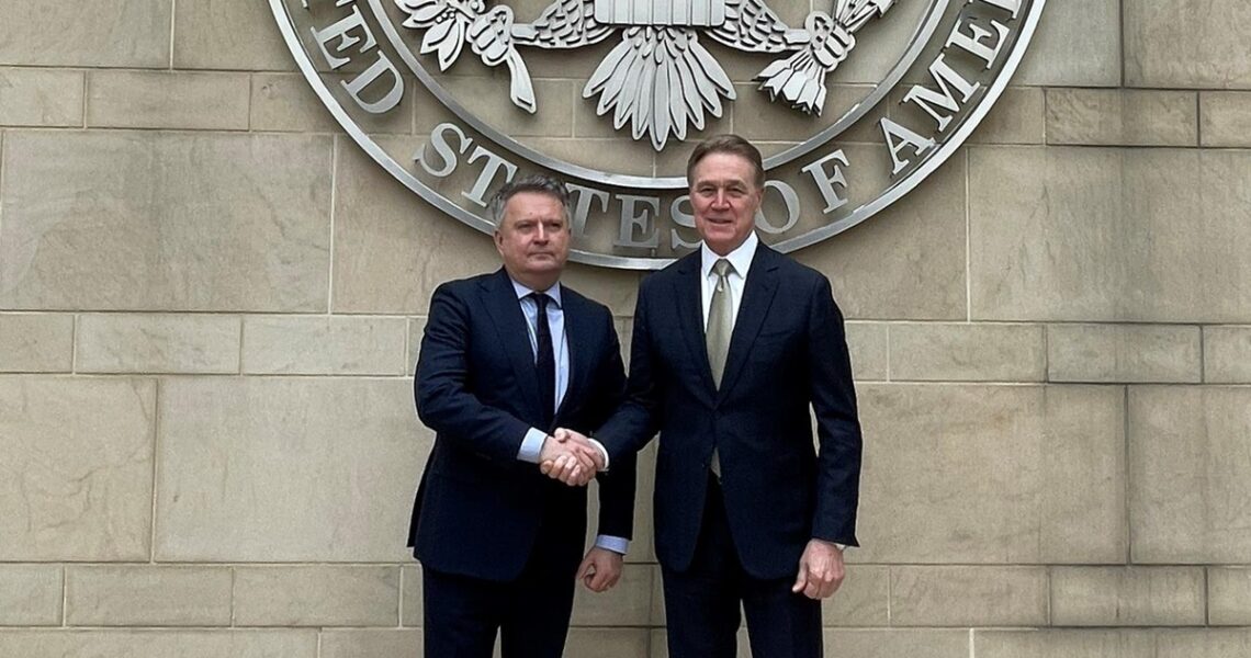 Новини України - Кислиця прибув на переговори до Китаю