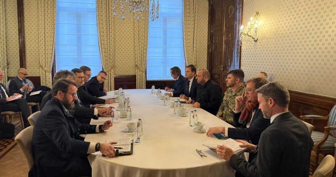 Новини України - Мирна угода: Умєров провів переговори в Європі