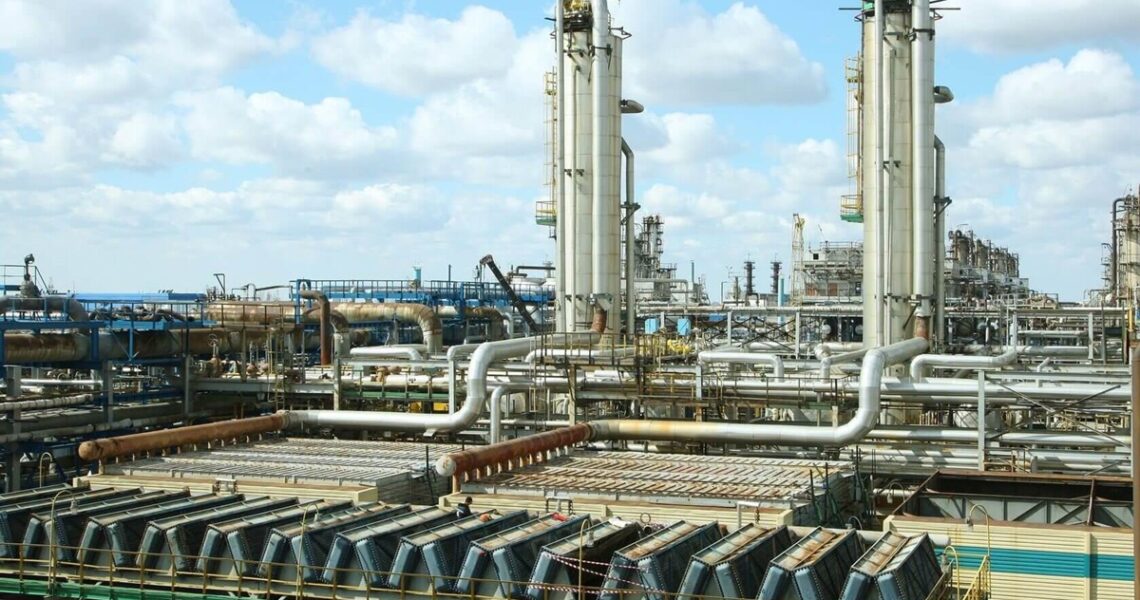 Новини світу - Найбільший ГПЗ Росії атакували дрони СБУ - медіа