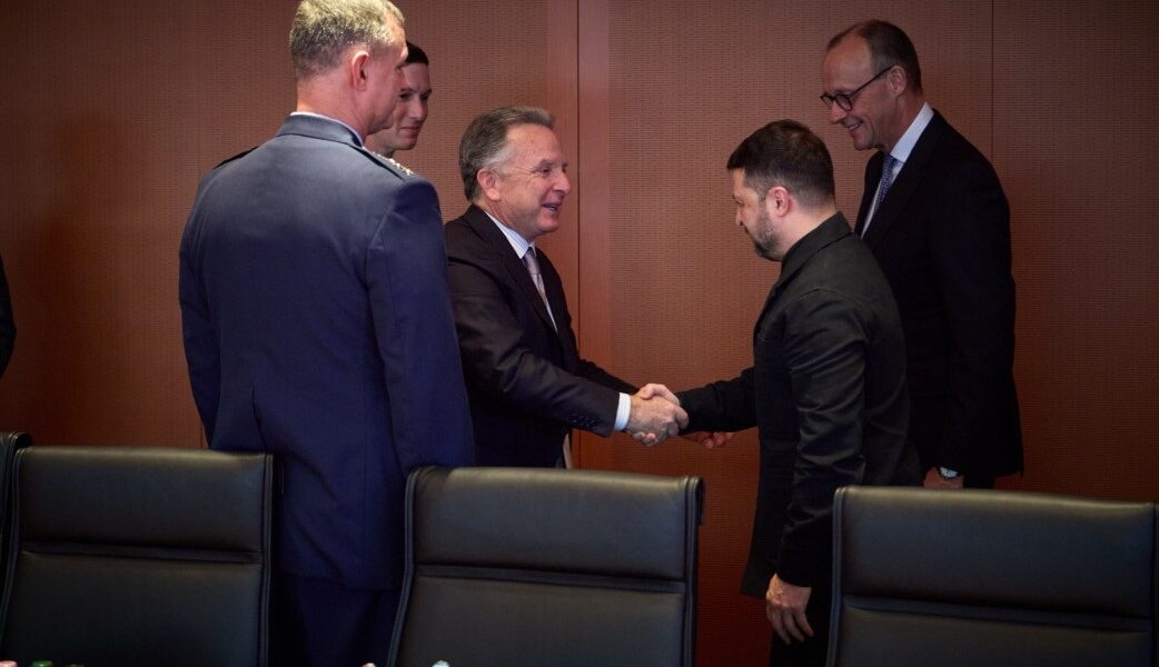 Новини України - Перемовини в Берліні: чи вийдуть ЗСУ з Донбасу?