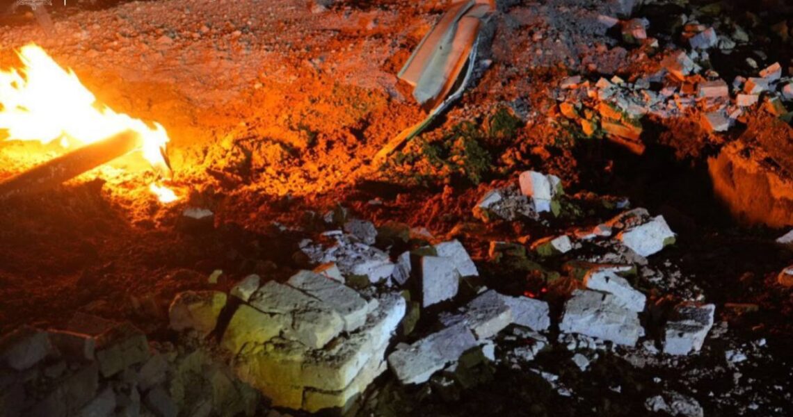 Новини України - РФ атакувала промисловість Запоріжжя, палають будинки