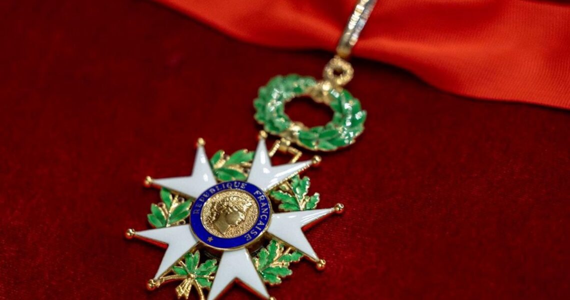 Новини України - Сирський отримав найвищу нагороду Франції