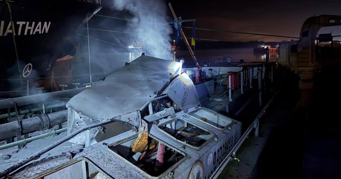 Новини України - У портах Одещини обстрілом пошкоджені елеватори та іноземні судна