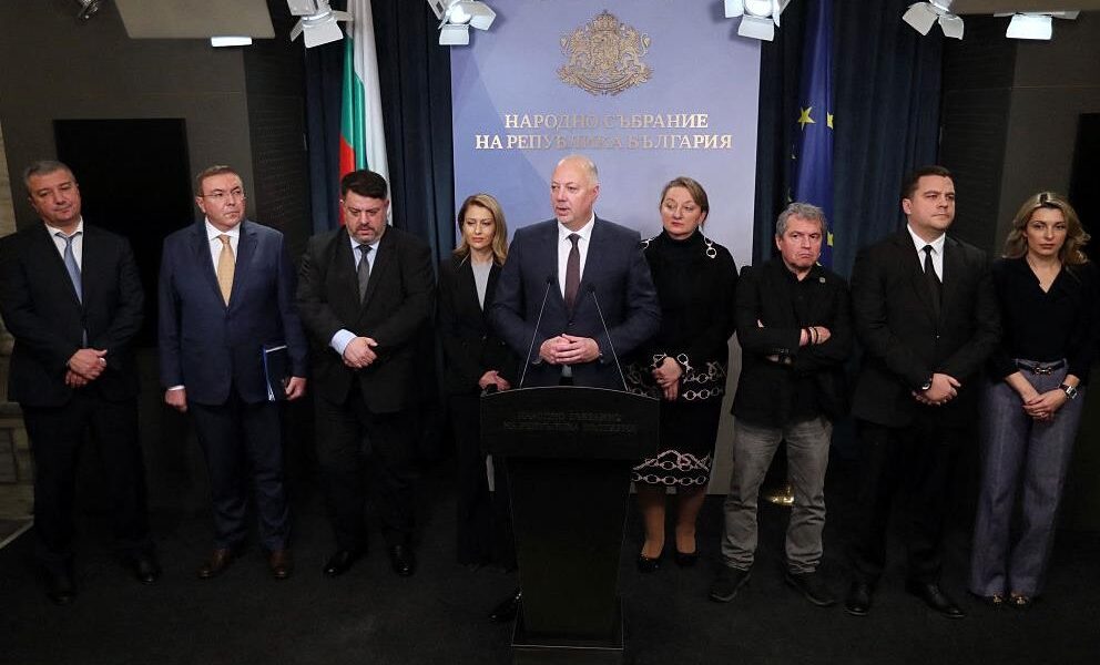 Новини світу - Уряд Болгарії на тлі масових протестів подав у відставку