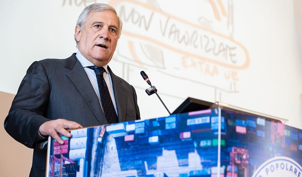 Новини України - В Італії вважають купівлю зброї США для України "завчасною"