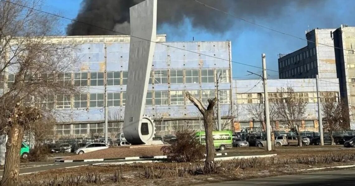 Новини світу - В російському Орську пожежа на оборонному заводі
