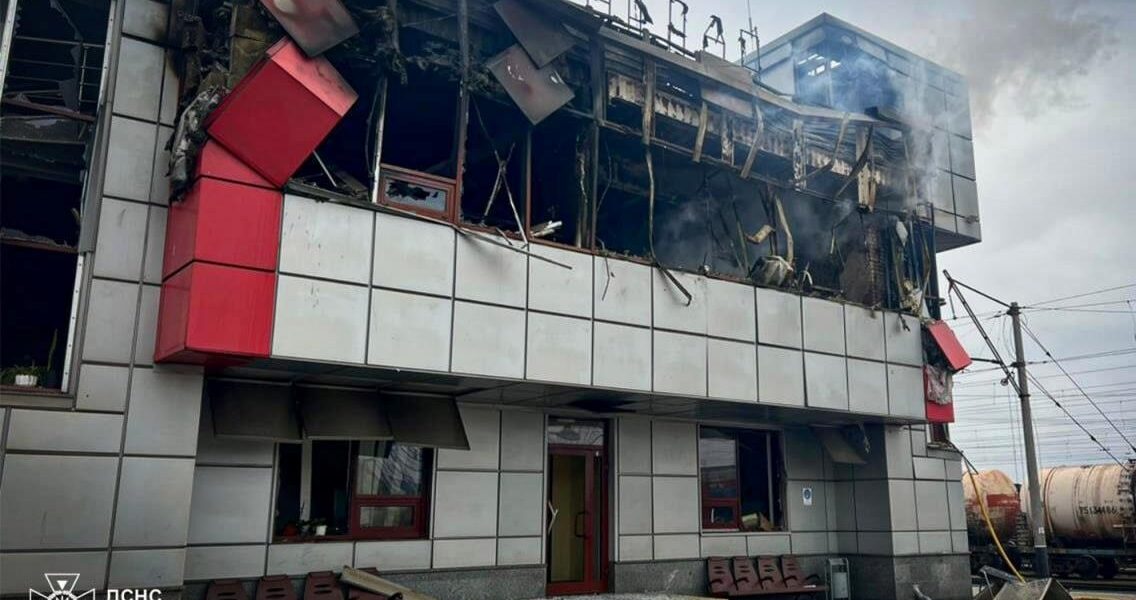 Новини України - Відновлено рух поїздів через станцію Фастів