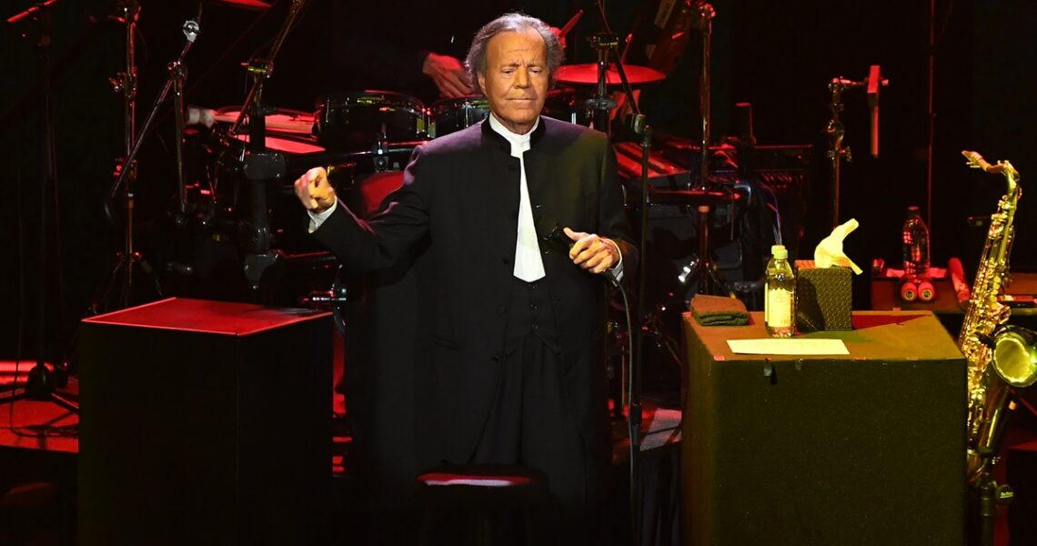 Новини культури - Хуліо Іглесіаса звинуватили в сексуальних домаганнях