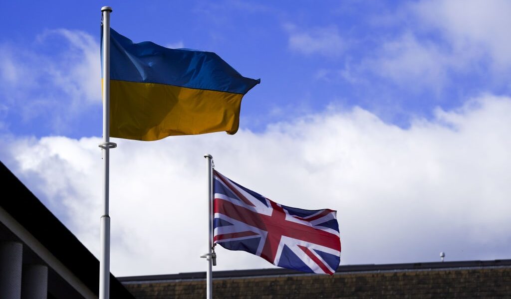 Новини світу - Лондон анонсував постачання вдосконалених дронів Україні