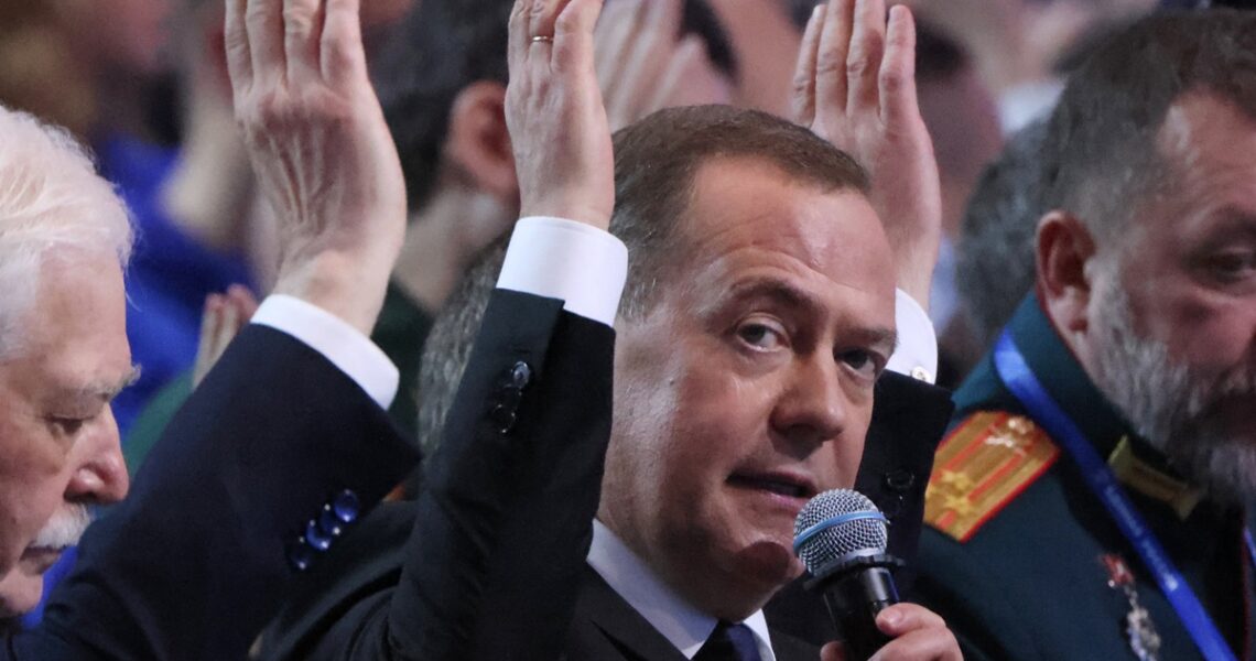 Новини світу - Медведєв заговорив про "приєднання" Гренландії до РФ