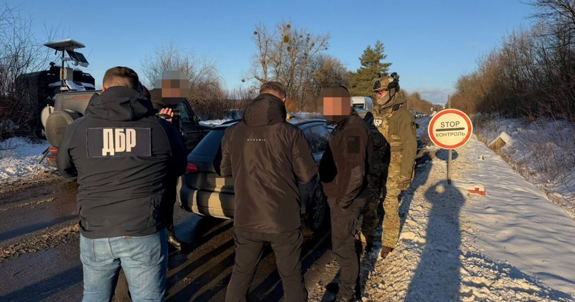 Новини України - На Буковині митник брав по $100 за кожен контрабандний iPhone