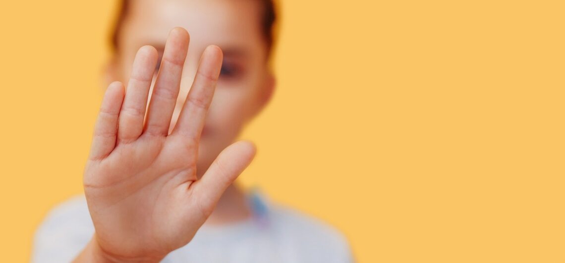 Новини України - На Кіровоградщині мати-вихователька приковувала неповнолітню ланцюгами