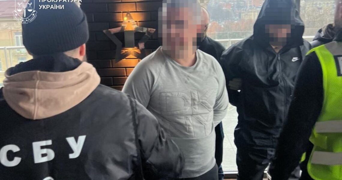 Новини України - Погрожували розправою: у Дніпрі затримали дох вимагачів