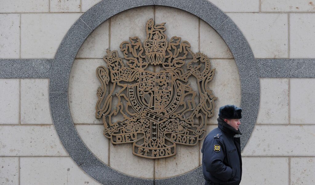 Новини світу - Росія вислала британського дипломата, звинувативши у шпигунстві