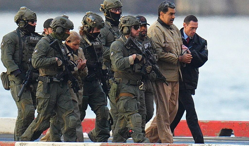 Новини світу - Секретна зброя США. Як оглушили охоронців Мадуро