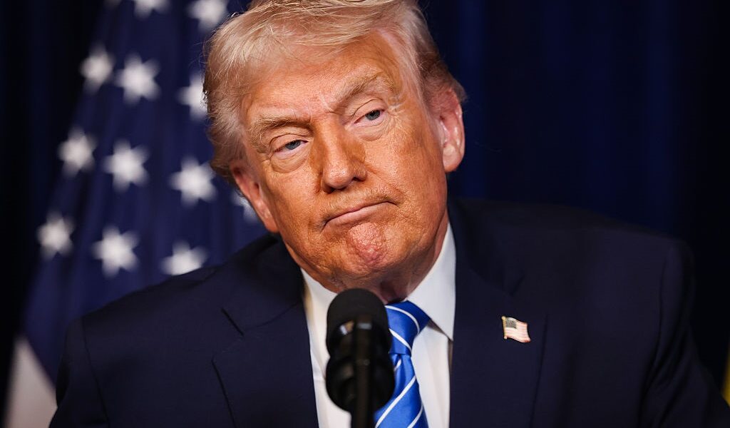 Новини світу - США отримають до 50 млн барелів нафти з Венесуели - Трамп