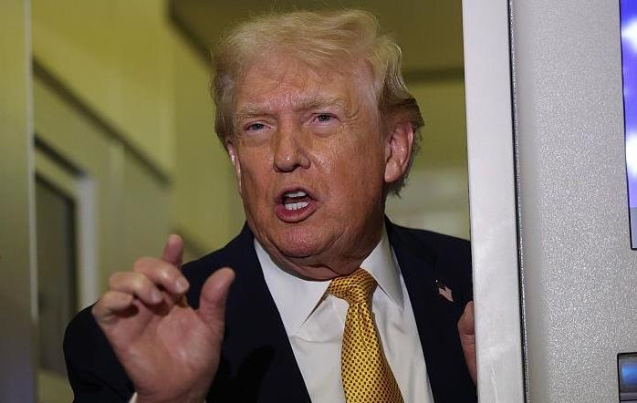 Новини світу - Трамп підтвердив смерть "багатьох кубинців" під час вивезення Мадуро