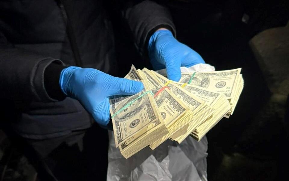 Новини Києва - У Києві шахрай вимагав $100 тисяч у посадовця ТЦК
