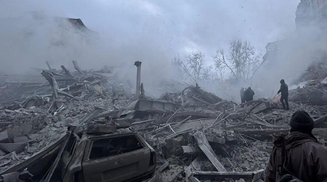 Новини України - Удар по Харкову: під завалами шукають 5 людей