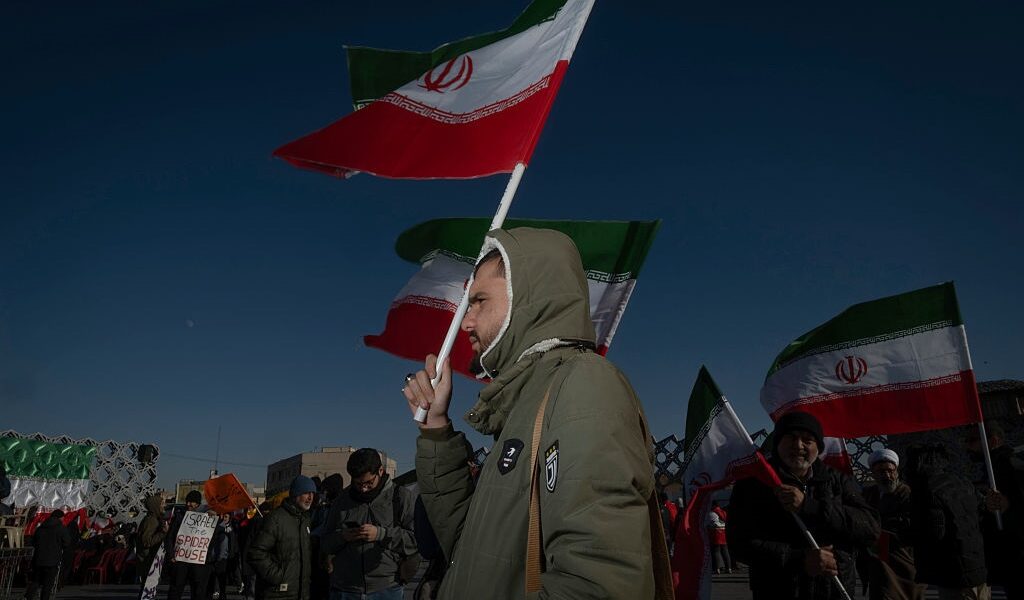 Новини світу - В Ірані протестувальники підпалили військову базу